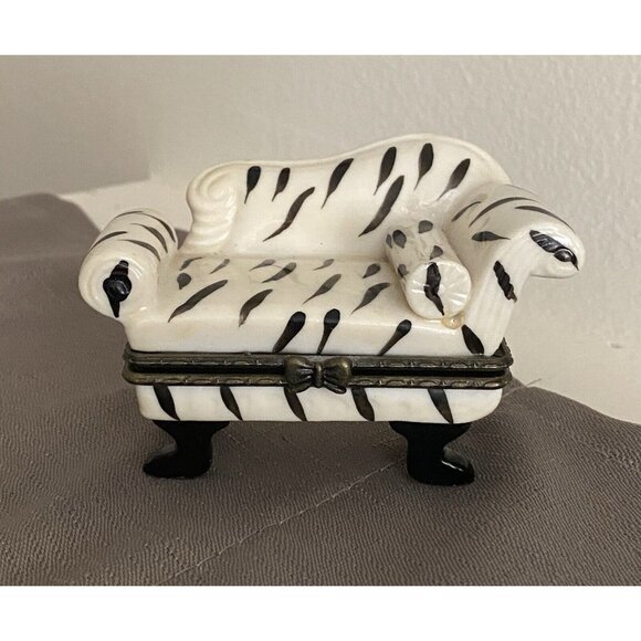 Vintage Porcelain Zebra Stripe Chaise Lounge Trinket Box Hinged - Picture 1 of 7